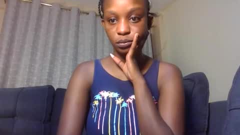 Snapshot of sexxy_divva chatting on June 4, 10:49 pm sexxy_divva online show from June 4, 10:49 pm