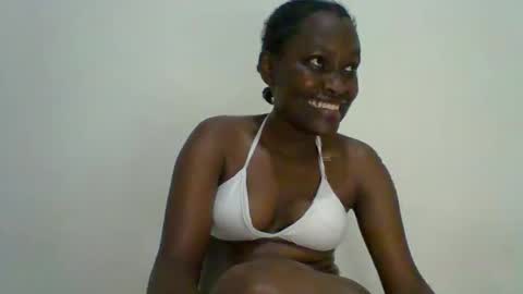 Snapshot of sexxy_kendrah chatting on October 16, 6:53 pm lorna online show from October 16, 6:53 pm