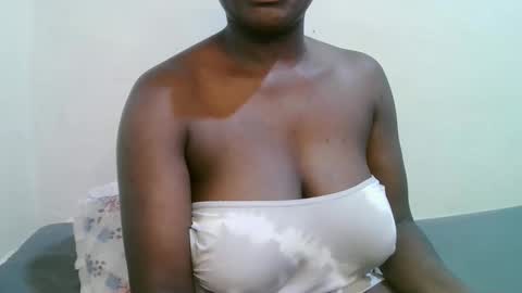 Snapshot of sexxy_maya1 chatting on March 5, 12:23 pm sexxy_maya1 online show from March 5, 12:23 pm