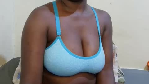 Snapshot of sexxy_maya1 chatting on March 10, 9:36 am sexxy_maya1 online show from March 10, 9:36 am