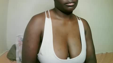 Snapshot of sexxy_maya1 chatting on March 12, 12:17 am sexxy_maya1 online show from March 12, 12:17 am