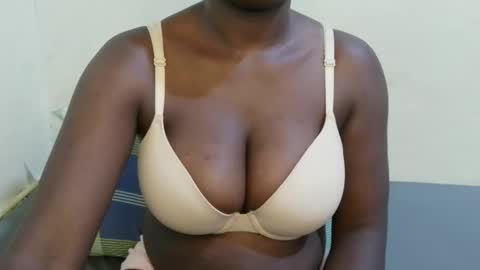 Snapshot of sexxy_maya1 chatting on March 21, 8:19 am sexxy_maya1 online show from March 21, 8:19 am