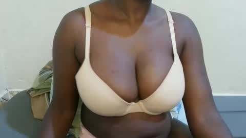 Snapshot of sexxy_maya1 chatting on March 21, 9:07 pm sexxy_maya1 online show from March 21, 9:07 pm