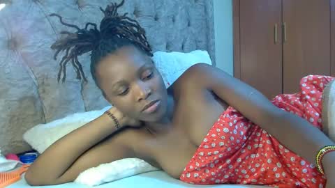 Snapshot of sexxy_santa chatting on December 15, 6:59 pm Santa online show from December 15, 6:59 pm