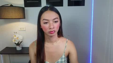 Snapshot of sexxyhotasianladyboy chatting on March 16, 5:44 am sexxyhotasianladyboy online show from March 16, 5:44 am