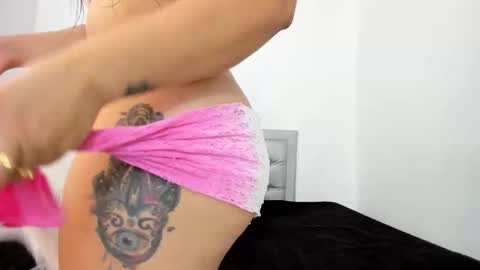 sexxylatincouple1 online show from February 5, 10:31 am