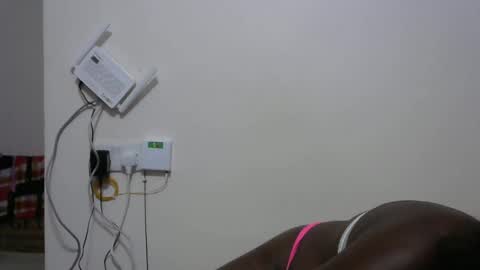 Snapshot of sexxyswinny chatting on January 14, 3:43 am sexxyswinny online show from January 14, 3:43 am