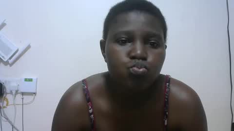 Snapshot of sexxyswinny chatting on February 1, 2:05 am sexxyswinny online show from February 1, 2:05 am