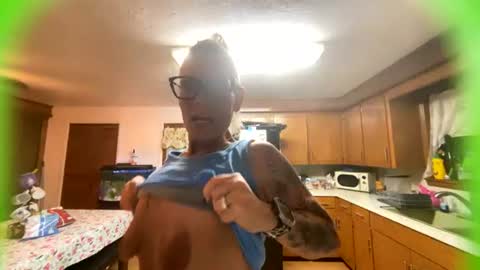Snapshot of sexy4uenvy chatting on July 17, 2:07 am sexy4uenvy online show from July 17, 2:07 am