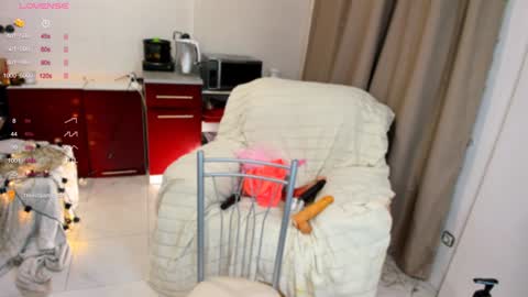 Alice online show from December 4, 8:18 pm