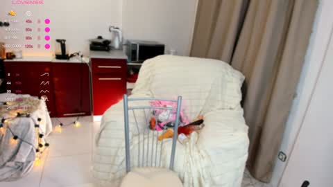 Alice online show from December 6, 10:30 pm