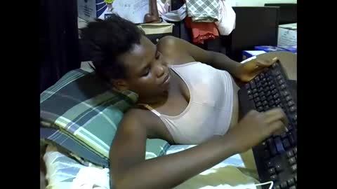 Snapshot of sexy_aliyahh chatting on June 10, 11:31 am sexy_aliyahh online show from June 10, 11:31 am