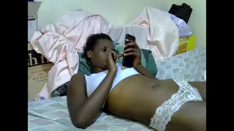Snapshot of sexy_aliyahh chatting on June 11, 3:04 am sexy_aliyahh online show from June 11, 3:04 am