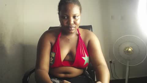 Snapshot of sexy_bigmama0 chatting on June 13, 5:05 am Jamilah online show from June 13, 5:05 am
