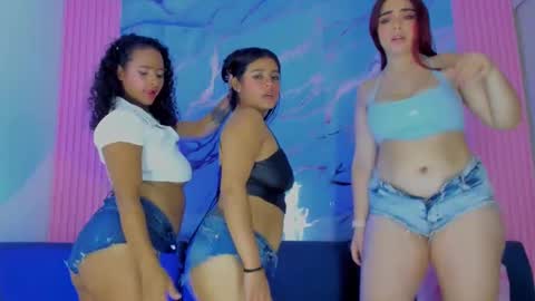 Zara and Leidy online show from November 16, 4:23 pm