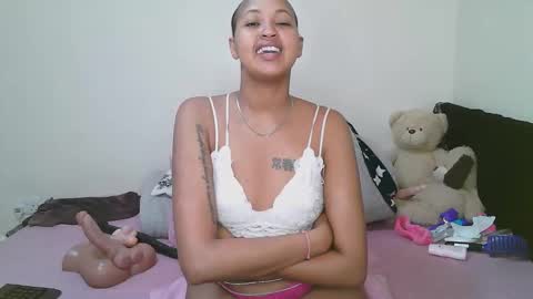 sexy_bluegirl online show from March 13, 5:41 pm