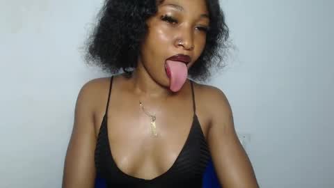 sexy_bluey247 online show from April 5, 6:32 am