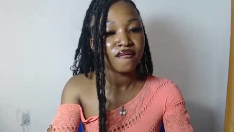 sexy_bluey247 online show from June 13, 3:37 am