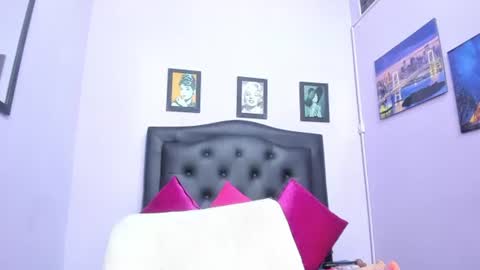 Snapshot of sexy_candy18x chatting on July 31, 12:10 am sexy_candy18x online show from July 31, 12:10 am