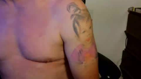 Snapshot of sexy_cayden chatting on June 24, 6:01 am Cayden online show from June 24, 6:01 am