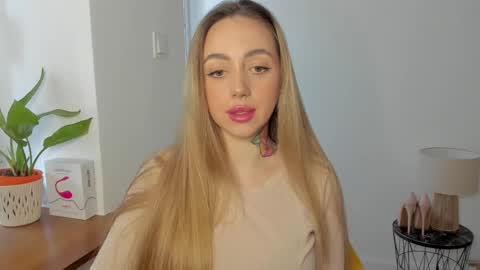 C o r a l i e online show from January 22, 2:46 pm