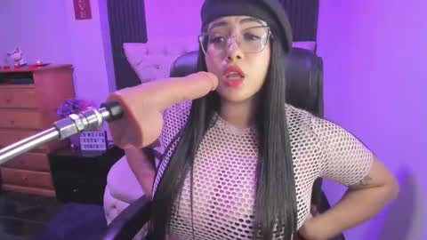  C R I S T A L  online show from February 1, 1:04 am