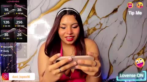 Snapshot of sexy_dani0 chatting on June 5, 6:52 am DANIELA online show from June 5, 6:52 am