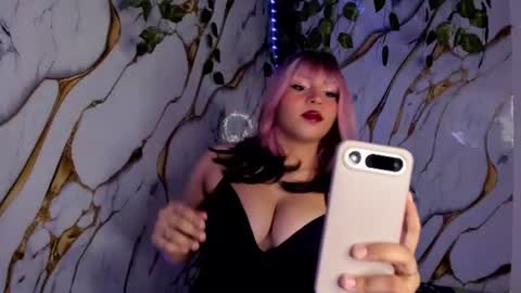 Snapshot of sexy_dani0 chatting on June 18, 3:29 am DANIELA online show from June 18, 3:29 am