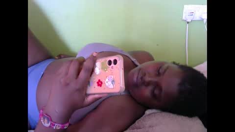 Snapshot of sexy_divana chatting on January 17, 11:06 am sexy_divana online show from January 17, 11:06 am