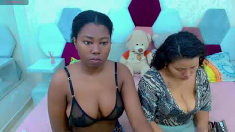 sexy_duo_girl online show from June 14, 3:30 am