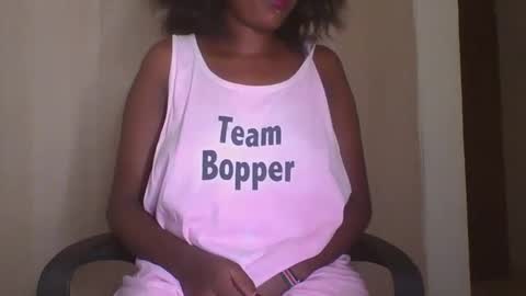 Snapshot of sexy_ebony_bliss chatting on January 26, 2:24 am adasa online show from January 26, 2:24 am