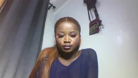 Snapshot of sexy_ebonyangel chatting on March 25, 6:58 pm Mira online show from March 25, 6:58 pm