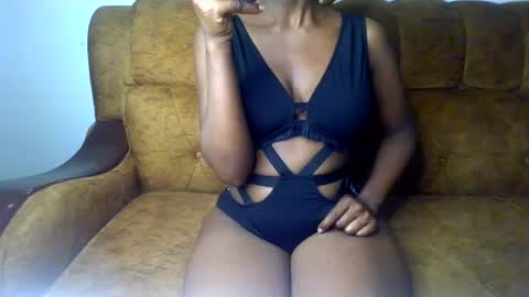 Ellahh online show from June 25, 10:09 am