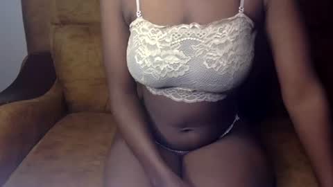 Ellahh online show from July 5, 1:23 am