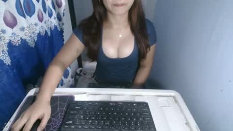 Snapshot of sexy_elodiee chatting on October 20, 12:55 am sexy_elodiee online show from October 20, 12:55 am