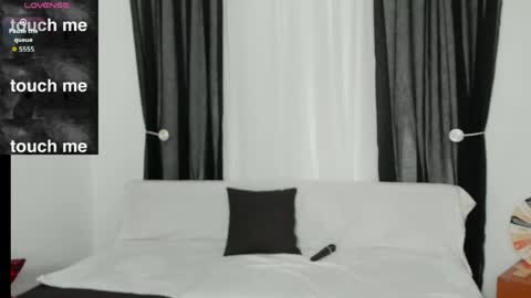Snapshot of sexy_emeli chatting on April 20, 10:11 pm MY ONLYFANS page is back - online show from April 20, 10:11 pm