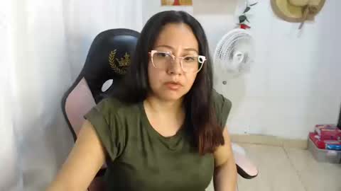 layla violeta gomez online show from October 18, 4:26 am