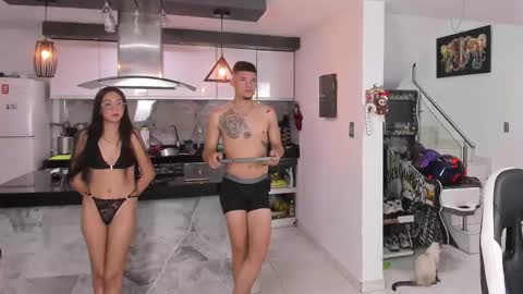 Snapshot of sexy_hot_friends_ chatting on February 25, 5:06 am WENDY MAX AND VICKY online show from February 25, 5:06 am