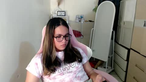 sexy_jasmin08 online show from November 1, 11:34 am