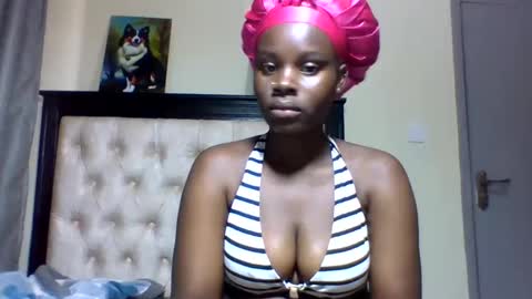Snapshot of sexy_june chatting on January 6, 1:30 pm sexy online show from January 6, 1:30 pm