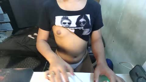 Snapshot of sexy_leacum chatting on May 22, 1:17 pm sexy_leacum online show from May 22, 1:17 pm