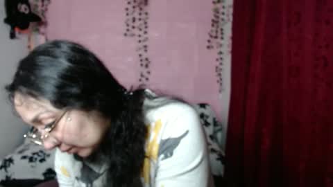 sexy lolas online show from February 22, 6:17 am
