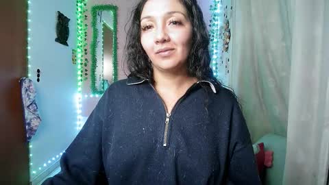 Snapshot of sexy_lolas chatting on October 23, 7:29 am sexy lolas online show from October 23, 7:29 am