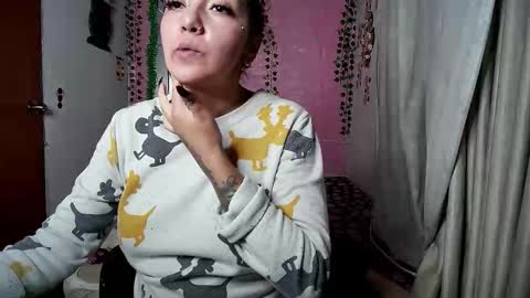 Snapshot of sexy_lolas chatting on November 27, 3:08 am sexy lolas online show from November 27, 3:08 am