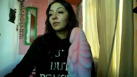 Snapshot of sexy_lolas chatting on December 13, 8:58 pm sexy lolas online show from December 13, 8:58 pm