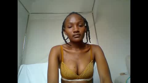 sexy_lucy012 online show from January 15, 11:32 am