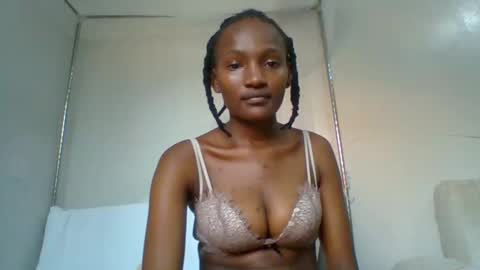 sexy_lucy012 online show from January 19, 3:21 pm