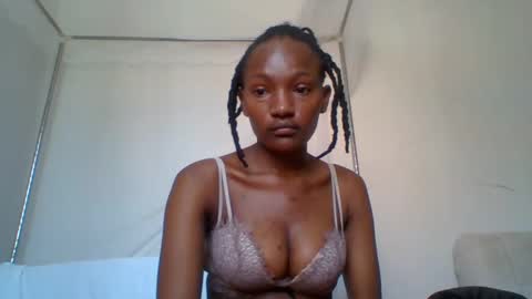 sexy_lucy012 online show from January 22, 11:12 am