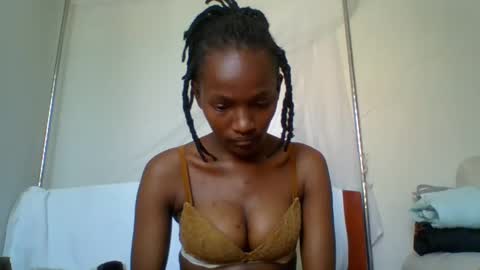 sexy_lucy012 online show from January 23, 11:04 am