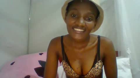 sexy_lucy012 online show from February 2, 6:53 pm